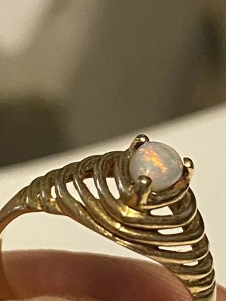 Women’s Antique 10k Gold Opal Ring In Unique Setting,  Size 6.  Weighs 2.  6g