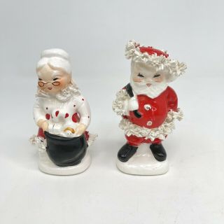 Vintage Napco 1950s Christmas Santa And Mrs.  Claus Salt And Pepper Shakers