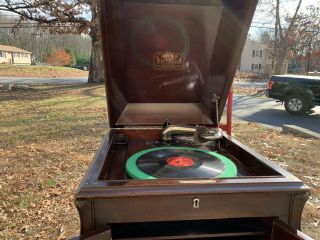 Antique 1924 Victor Victrola Phonograph Record Player