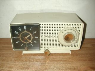 Vintage Ge General Electric Am Alarm Clock Tube Radio Model C - 435a