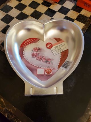 Wilton Vintage Puffed Heart Shaped Aluminum Cake Pan 1986 Pre - Owned