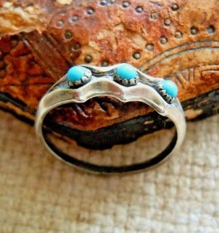 Vintage SouthWest Zuni Petit Point Snake Eye Turquoise Sterling Ring,  Size 8 2