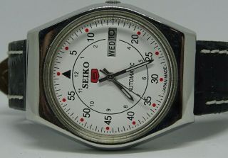 Vintage Seiko 5 Automatic Day Date White Color Dial 17 Jewel Japan Made Watch