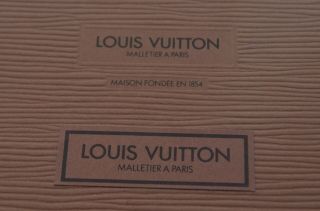Vtg 2001 Louis Vuitton Gift Box 8.  5 X 5.  25 X 1 Brown Textured Rigid Firm Paper