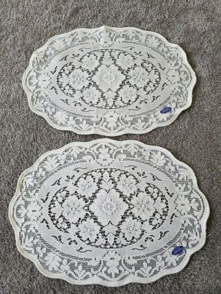 2 Vintage Quaker Lace White House Place Mat Oval Size 13.  5 " X 19 " White Nwt