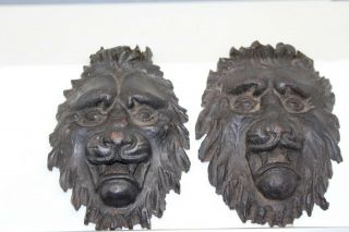 A Antique Hand Carved Wooden Small Lion Heads Wood - Doorway? Furniture?
