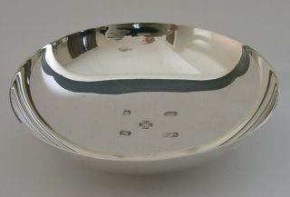 Heavy English Solid Sterling Silver Bonbon Nut Dish Bowl 2000 70g