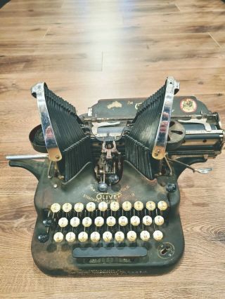 Antique Oliver No.  5 Batwing Typewriter