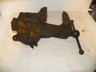 Antique / Vintage Unmarked / Unknown Machinist Bench Vise W/ Swivel Base