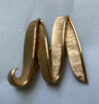 Vintage Crown Trifari Signed Brooch Initial W Or M Gold Tone 60 