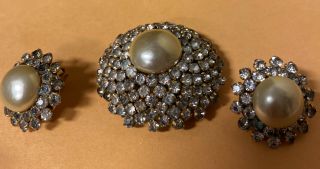 Vintage Faux Pearl And Rhinestone Pin Brooch & Clip On Earrings Unmarked Round