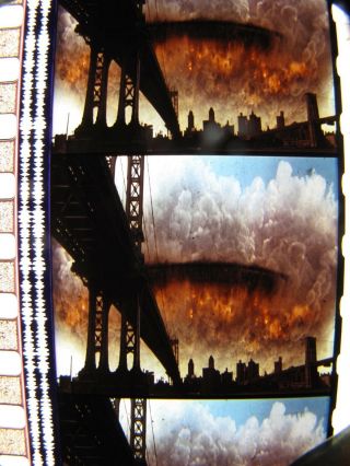 Vintage 2 X 35mm - - Independence Day Trailers -