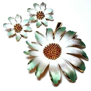 Vintage Enamel Daisy Flower Brooch Earrings Set Gold Tone Large White Metal
