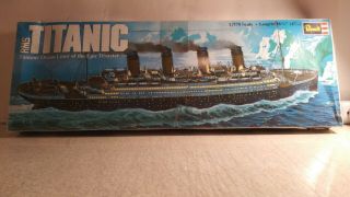 Vintage Revell 1/570 Scale Rms Titanic Plastic Model Kit