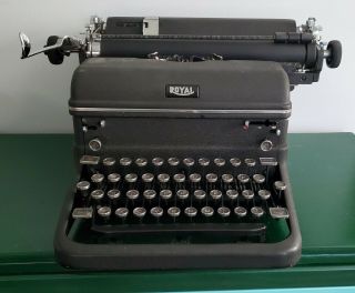 1940s Royal Kmm Typewriter Magic Margin Antique Vintage Black Glass Keys