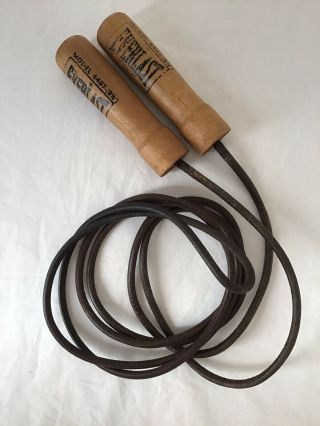 Vtg Everlast Model 4497 9.  5 Foot Leather Jump Rope & Wood Hand Grips Usa
