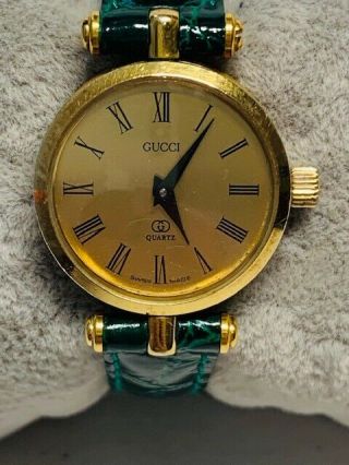 Vintage Gucci 9200 Ladies Gold Face Quartz Watch - Battery