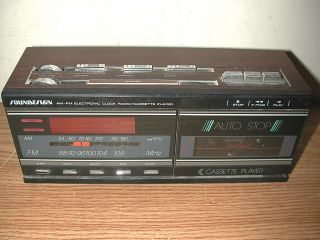 Vintage Soundesign 3838wal Am/fm Electronic Digital Clock Radio Cassette Player