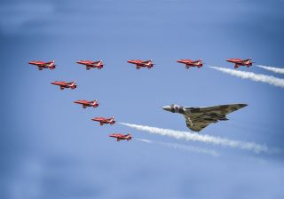 Avro Vulcan & The Raf Red Arrows Canvas Prints Various Sizes Delivery
