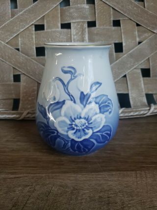 Vintage Royal Copenhagen Porcelain Vase B&g Denmark Blue White 681