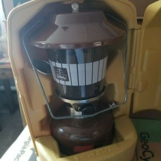 Vintage Brown Coleman 275 Lantern With Clamshell Case 7/76