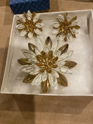 Sarah Coventry Vintage Retro Set Brooch Pin & Clip Earrings White Enamel Floral