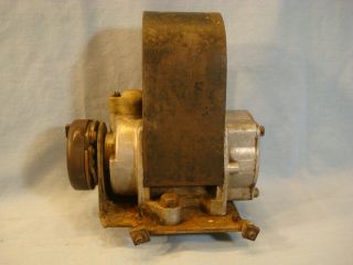 Antique Fairbanks Morse Type - R Magneto Hit & Miss Gas Engine