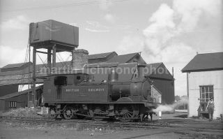 Isle Of Wight Newport Shed No.  33 2.  9.  1952 Railway Negative Rn062