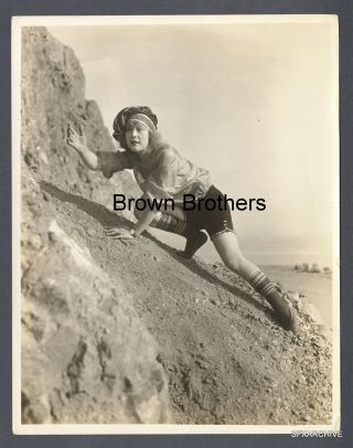 Vintage 1915 Mack Sennett Bathing Beauty Marvel Rea Climbs The Cliff Photo - Bb
