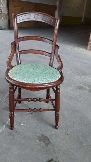 Gorgeous Antique Victorian Curved Walnut Parlor Chair W/ Intricate Wood Carvings
