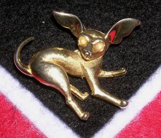 118d Vintage Signed Boucher Gold Tone Chihuahua Dog Pin Missing Rhinestone Eyes