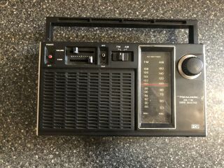 Vintage Radio Shack Realistic Portable Am/fm Radio