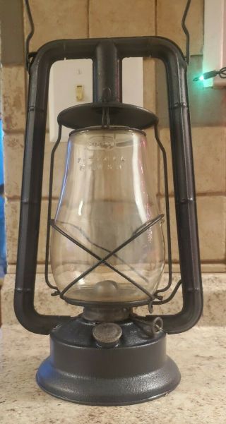 Vintage Dietz Monarch Barn Tubular Kerosene Oil Lantern W/fitzall Glass