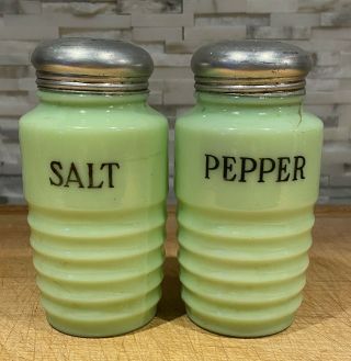 Vintage Jadeite Green Glass Ribbed Beehive Range / Kitchen Salt & Pepper Set