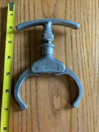 The Iron Claw 2200,  Antique Police Handcuff/come Along