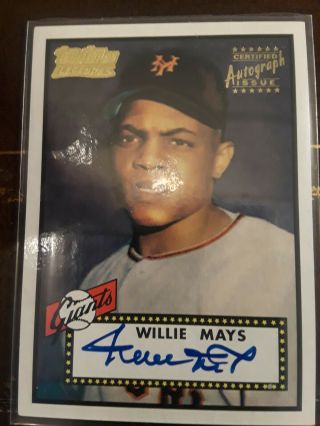 2001 Topps Team Legends Willie Mays Certified Autograph.