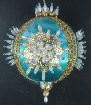 VINTAGE 1970 ' s HANDMADE CHRISTMAS ORNAMENT Push Pin Beads Sequins Silk 2