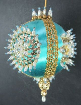 VINTAGE 1970 ' s HANDMADE CHRISTMAS ORNAMENT Push Pin Beads Sequins Silk 3