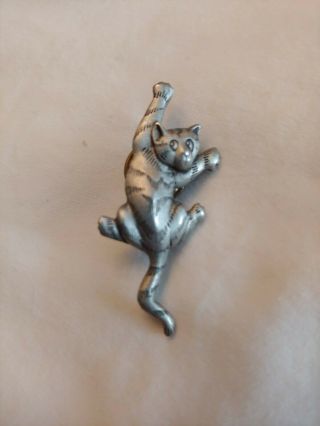 Vintage Signed Jj - Jonette Jewelry Co.  Pewter Metal Climbing Cat Brooch Pin