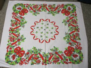 Vintage Christmas Tablecloth Wreath & Shiny Brite Ornaments Design