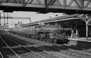 35mm Railway Negative: Standard 5mt 73169 At Selby 1950s  26/671a