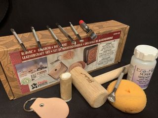 Vintage Tandy Leather Leathercraft Kit Set Beginner W/tools