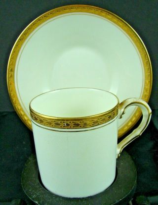 Six (6) Vintage Royal Worcester Demitasse Coffee Cups & Saucers Z1167 Gold Band