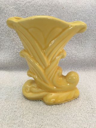 Vintage Shawnee Usa 835 Cornucopia Vase Planter Yellow 4 3/4” Tall