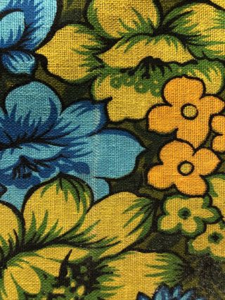 Vintage Bantam Travelware Suitcase 60s 70 ' s Floral Pattern MOD Bright Color 3