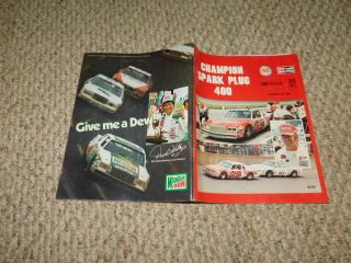 4 VINTAGE (1970 - 1982 - 1982 - 2001) CAR RACING PROGRAMS AND MAGAZINES 2