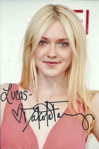 Dakota Fanning Early Vintage So Young Hand Signed Autographed 4 " X 6 " Photo