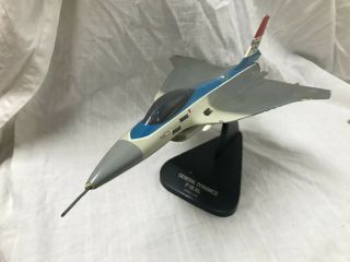 General Dynamics Usaf F - 16xl Experimental Fighter Jet Wooden Desk Model