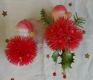 2 Vintage Christmas Tree Ornament Plastic Santa Claus Head Red Spiky Ball Holly 2