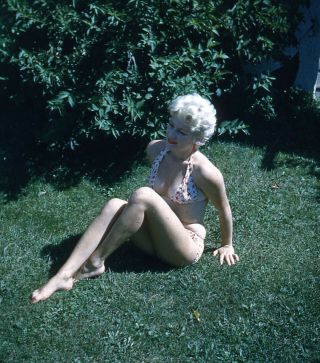 Vintage Stereo Realist Photo 3d Stereoscopic Slide Pinup On Grass In Bikini